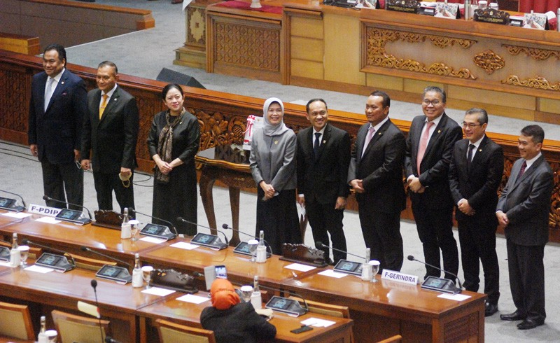 Laporan Hasil Pemeriksaan  BPK RI Pada Paripurna DPR