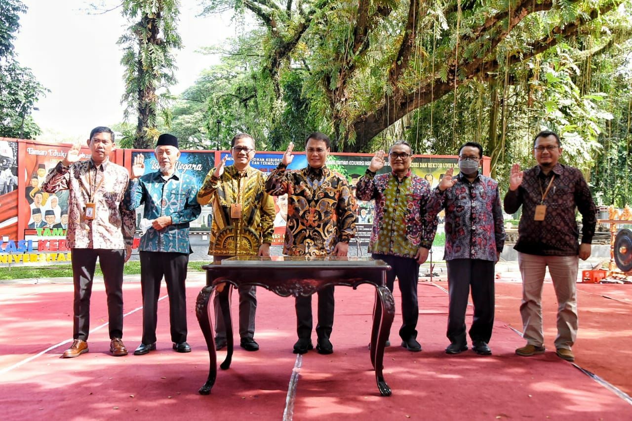 Ahmad Basarah: Relasi Agama dan Negara Cinta Agama dan Cinta Negara dalam Satu Tarikan Nafas