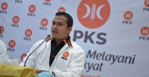 Beli BBM Bersubsidi Harus Pakai Aplikasi, PKS: Negara Kok Bikin Repot Rakyat!