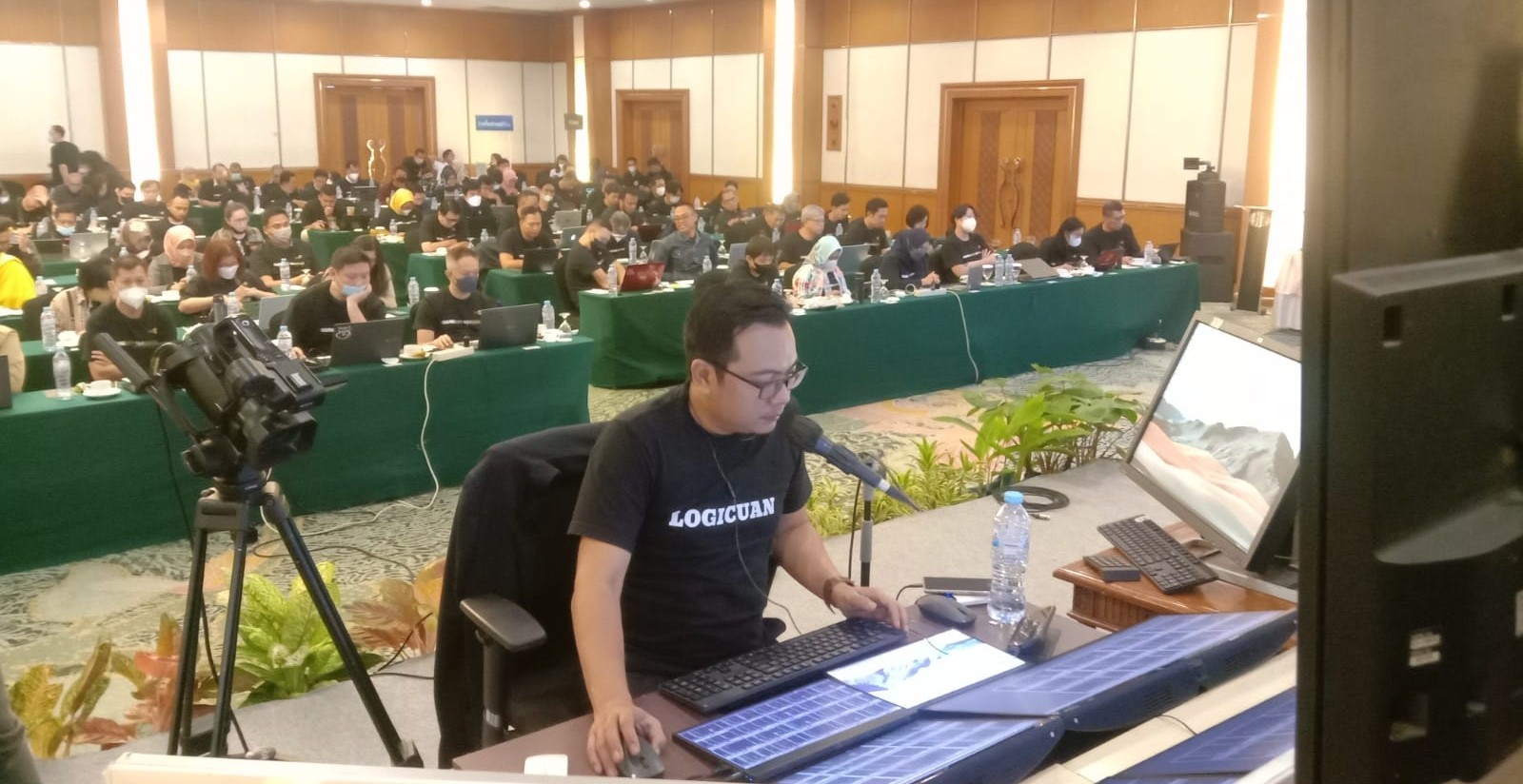 Metode Tebar Jala, Main Saham Ala Logicuan