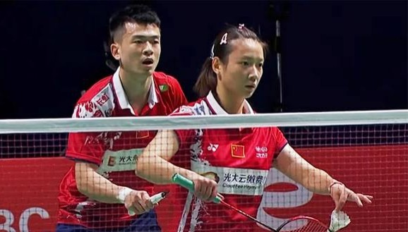 Balaskan Dendam Juniornya, Zheng/Huang Sabet Gelar Malaysia Open 2022