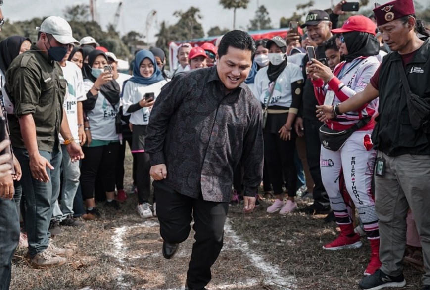 Terlihat Seru, Erick Thohir coba Permainan Tapak Gunung