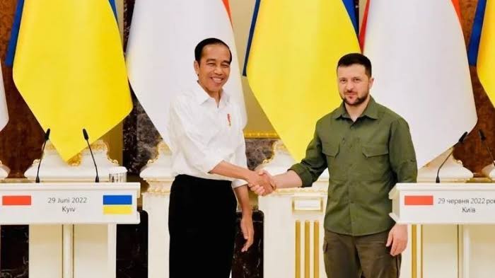 Misi Perdamaian Presiden Jokowi Ke Ukraina dan Rusia Adalah Inisiatif yang Cemerlang