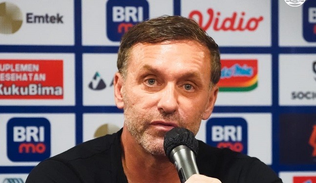 Thomas Doll Targetkan Persija Taklukan Persis dan Merayakannya dengan Jakmania 