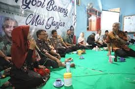 Di Lereng Merapi Ganjar Ngopi Bareng sama Radio Komunitas