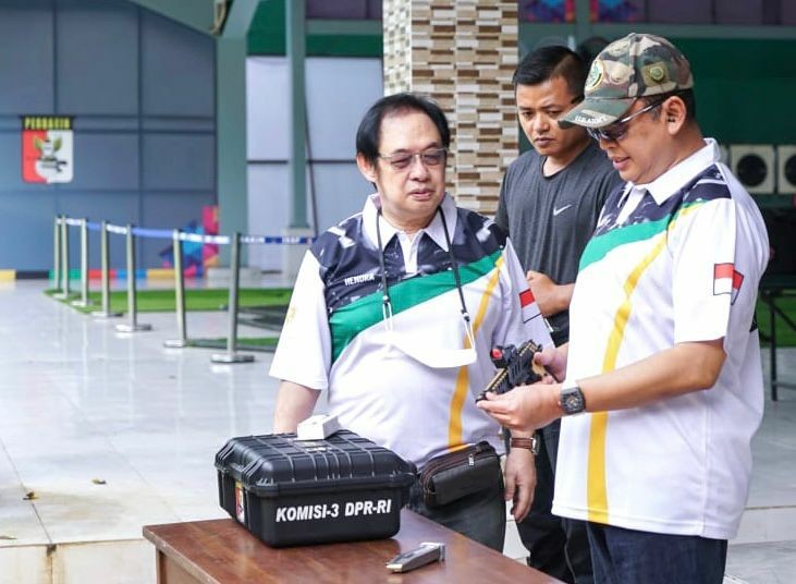Ketua MPR RI Ajak Pemilik Izin Khusus Senjata Api Bela Diri Tingkatkan Kemampuan