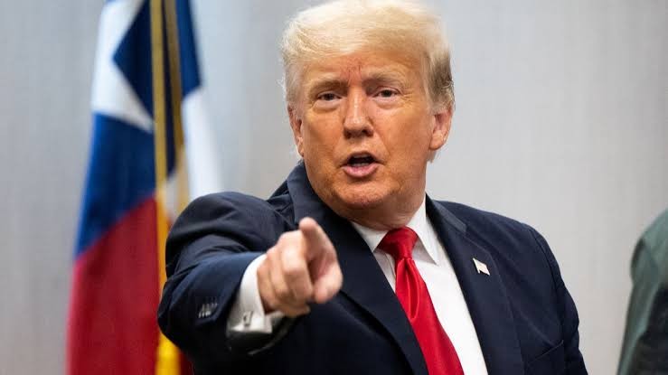 FBI Kepung dan Gerebek Rumah Donald Trump, Diduga Cari Dokumen Rahasia