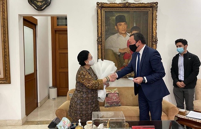 Megawati Terima Penghargaan Medali Yobel dari Presiden Kazakstan