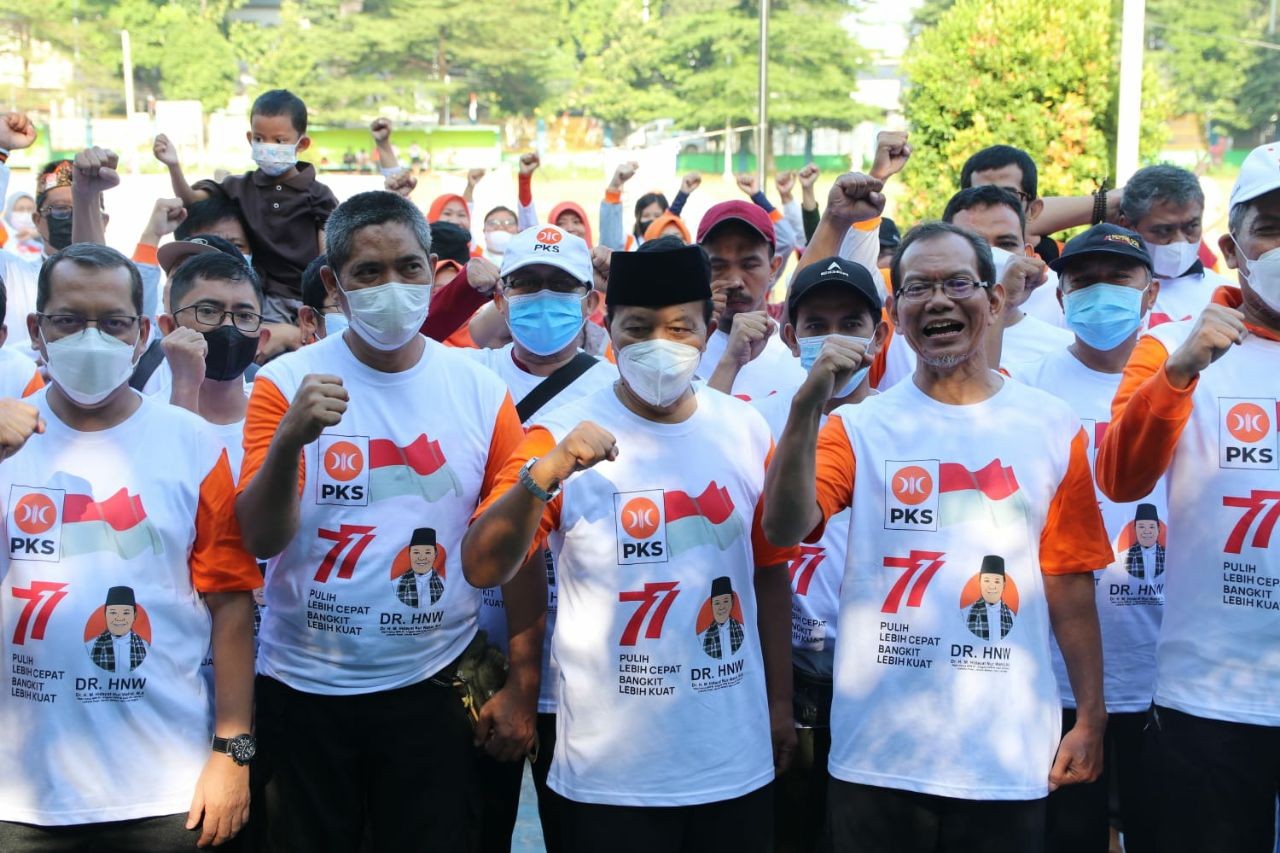Sambut Peringatan HUT Kemerdekaan RI, HNW Selenggarakan Syukuran Bersama Warga
