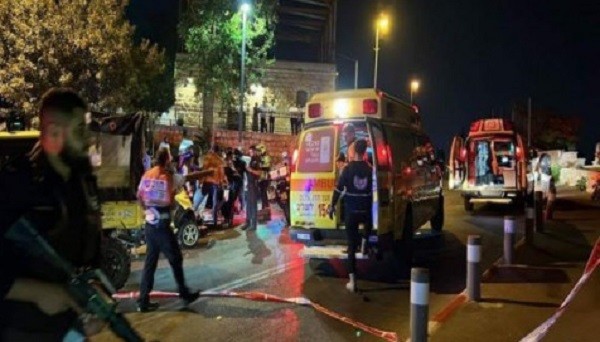 Sebuah Bus di Kota Quds Diserang, Delapan Orang Israel Terluka