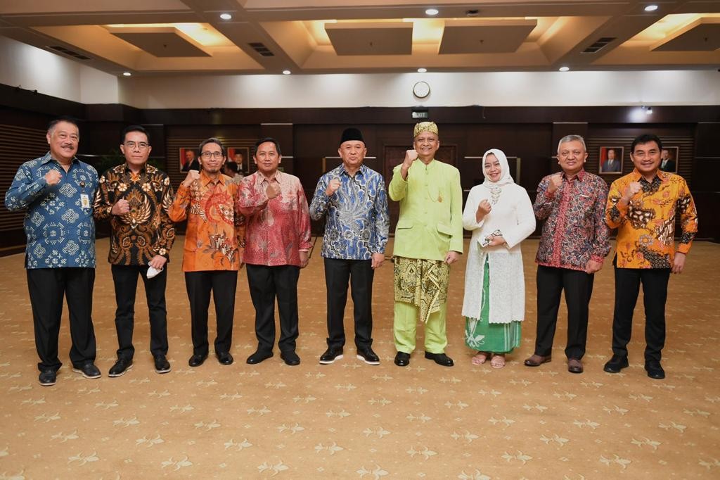 Gantikan Eddy Satriya, Menkop Teten Lantik Yulius MA Jadi Deputi Bidang Usaha Mikro