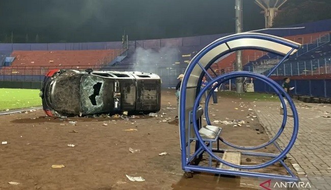 Terjadi Kericuhan Usai Arema FC Ditaklukan Persebaya