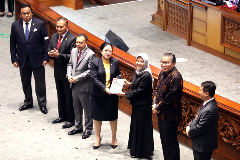 Laporan IHPS Ketua BPK Isma Yatun Untuk DPR
