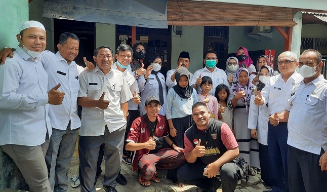 Dari Madinah, Plt Wali Kota Bekasi Beri Semangat 3 Anak Bekasi Utara untuk Sekolah