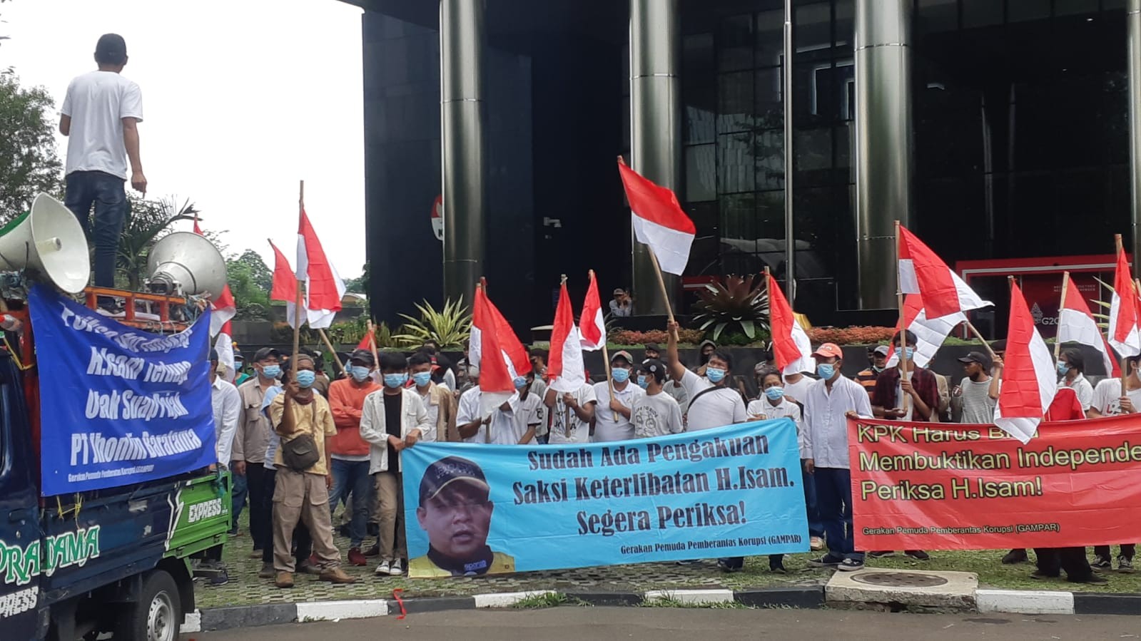 KPK Didesak Tangkap Haji Isam Dalam Dugaan Kasus Suap Pajak