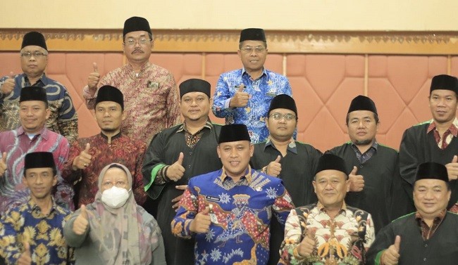 Kukuhkan Dewan Hakim dan LPTQ Kota Bekasi Ke 24, Ini Harapan Tri Adhianto