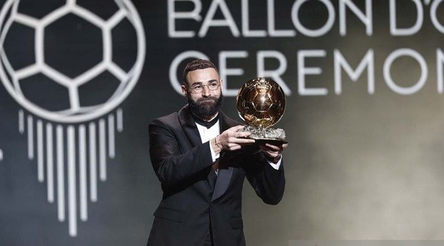Karim Benzema Raih Ballon d'Or 2022