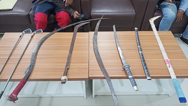 Bawa Senjata Mau Tawuran, Enam Pelajar Diamankan Polrestro Bekasi Kota
