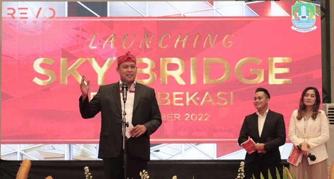 Tri Adhianto Resmikan Sky Bridge Revo Town, Wamen Perhubungan Sebut Pemkot Bekasi Luar Biasa