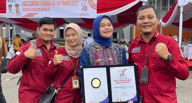 Membanggakan, Senator Jialyka Maharani Raih Penghargaan Lentera Pemuda Lokal Bumi Sriwijaya