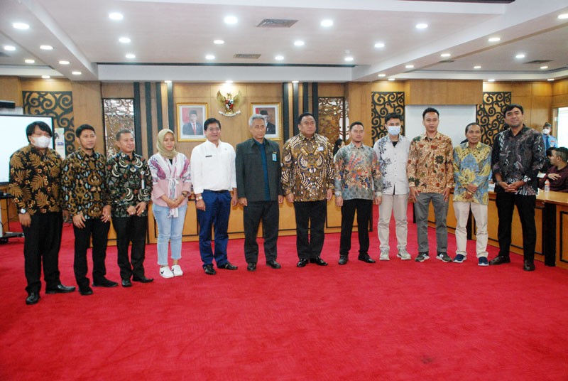 Wakil Ketua DPR Rahmat Gobel Kukuhkan  Pengurus KWP 2022-2024