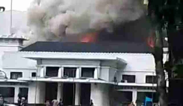 Gedung Bappelitbang di Balai Kota Bandung Terbakar