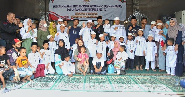 Sambut HUT Brimob Polri ke-77, Batalyon D Pelopor Brimob Polda Metro Jaya Gelar Sunatan Massal