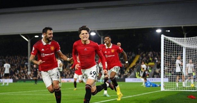 Hampir Berbagi Poin, Akhirnya Manchester United Menang 2-1 dari Fulham  