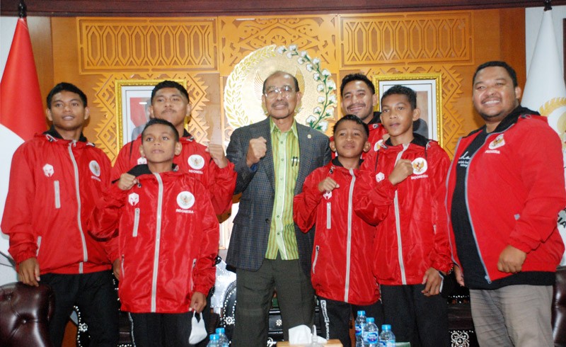 Wakil Ketua DPD Nono Sampono Terima Delegasi Club Sepakbola dari Hila Maluku