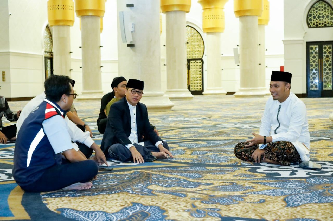 Kunjungi Masjid Raya Sheikh Zayed Solo, Yandri Susanto: Bukti Kuatnya Hubungan Indonesia – UEA