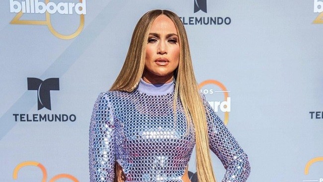 Jennifer Lopez Hapus Semua Postingan di Instagram, Ada Apa?