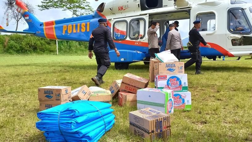 Jangkau Korban Gempa yang Terisolir, Polri Kirim Bantuan Gunakan Helikopter