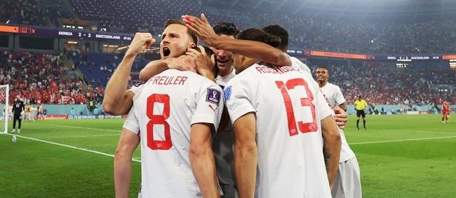 Tekuk Serbia, Swiss ke 16 besar