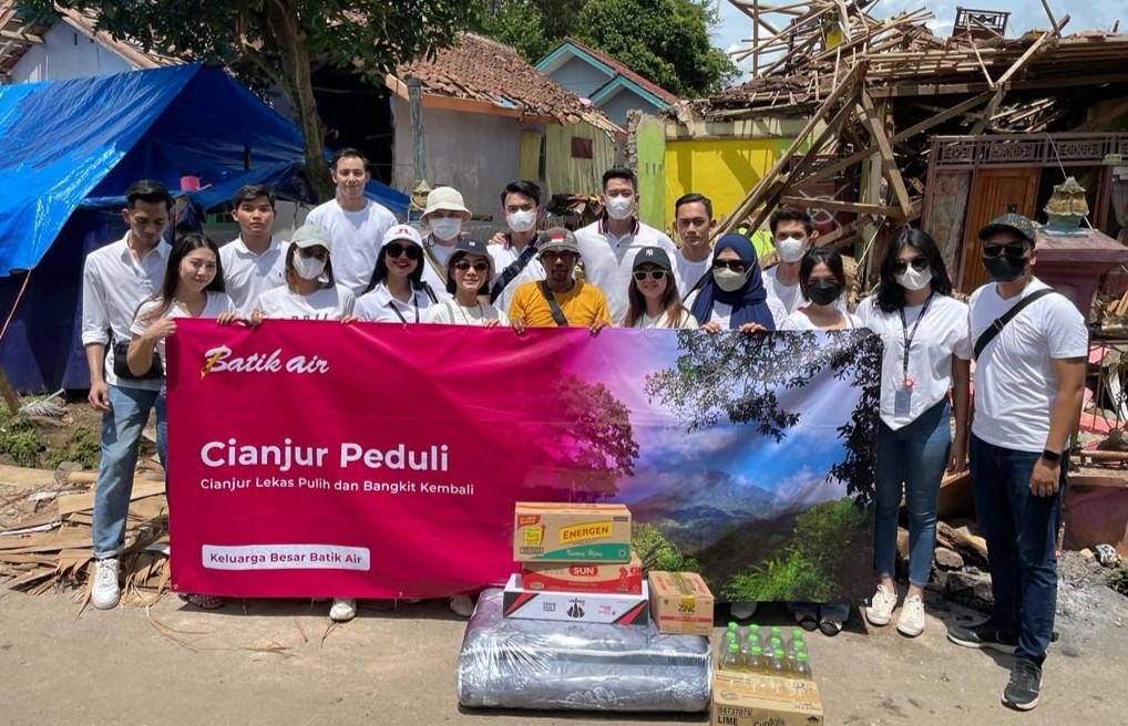 Batik Air Salurkan Bantuan ke Korban Gempa Cianjur, Ada Uang dan Makanan