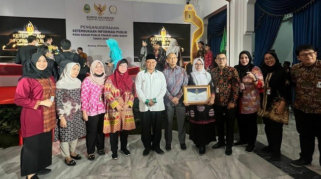 Kota Bekasi Kembali Sabet Penghargaan KIP Tingkat Jawa Barat, Amsiyah Bilang Begini