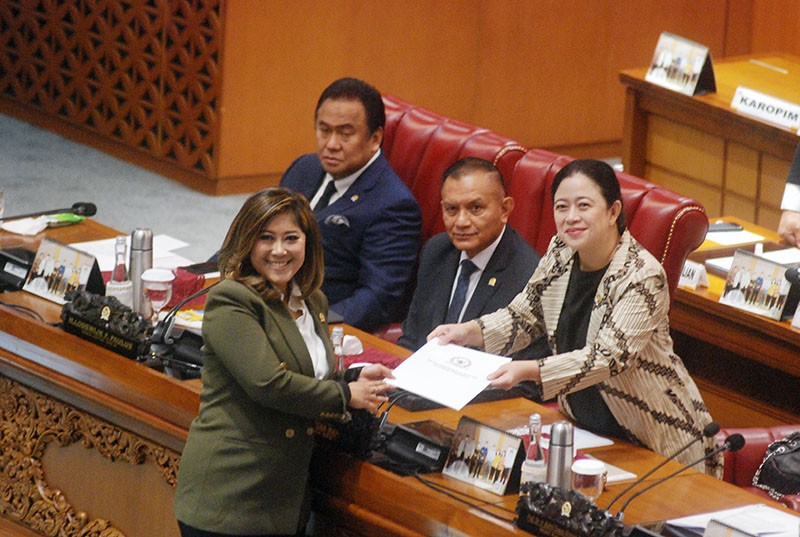 Ketua Komisi I, Meutya Hafid Laporan Hasil Fit And Propert Test Calon Panglima TNI Laksamana TNI Yudo Margono