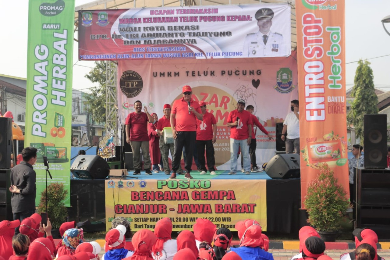 Resmikan Alun-alun Wisma Asri, Tri Adhianto Apresiasi Warga Teluk Pucung