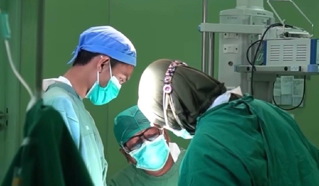 Bamsoet Apresiasi Tim Dokter GERAK BS Sukses Operasi ke-2 Bayi Hydrocephalus Korban Gempa Cianjur