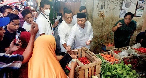 Pantau Harga Sembako, Zulhas Sidak ke Pasar Tradisional 
