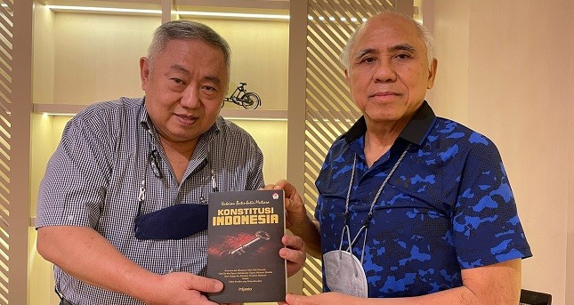 Buku Untaian Butir-Butir Mutiara Konstitusi Indonesia, Lieus: Ini Ajakan Tegas Pak Prijanto Kembali ke UUD 1945 Asli