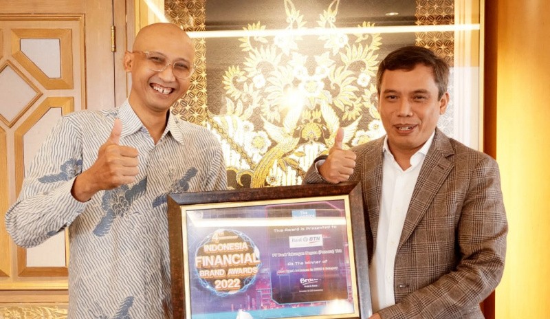 Wadirut BTN Sabet Penghargaan The Best Transformation Leader