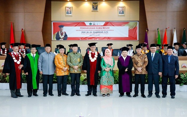 Hadiri Pengukuhan Guru Besar UIN Fatmawati Sukarno, Yandri Susanto: Menjadi Inspirasi Generasi Muda Bengkulu