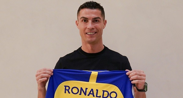 Cristiano Ronaldo ke Al Nassr, Twitter Klub Dibanjiri Follower