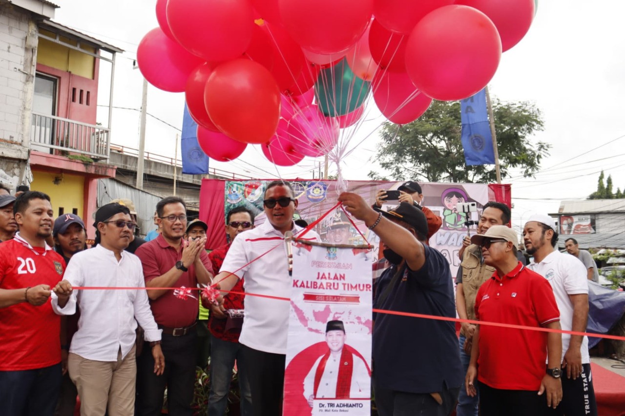 Dipenghujung Tahun, Plt Wali Kota Bekasi Resmikan Jalan di Kelurahan Kalibaru