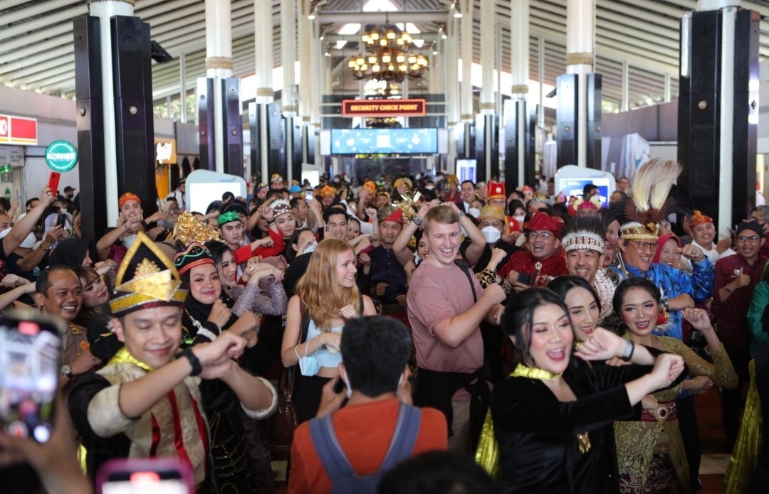 Pergantian Tahun, Lion Air Group Berkolaborasi Gelar Flashmob ala Pramugari Pramugara