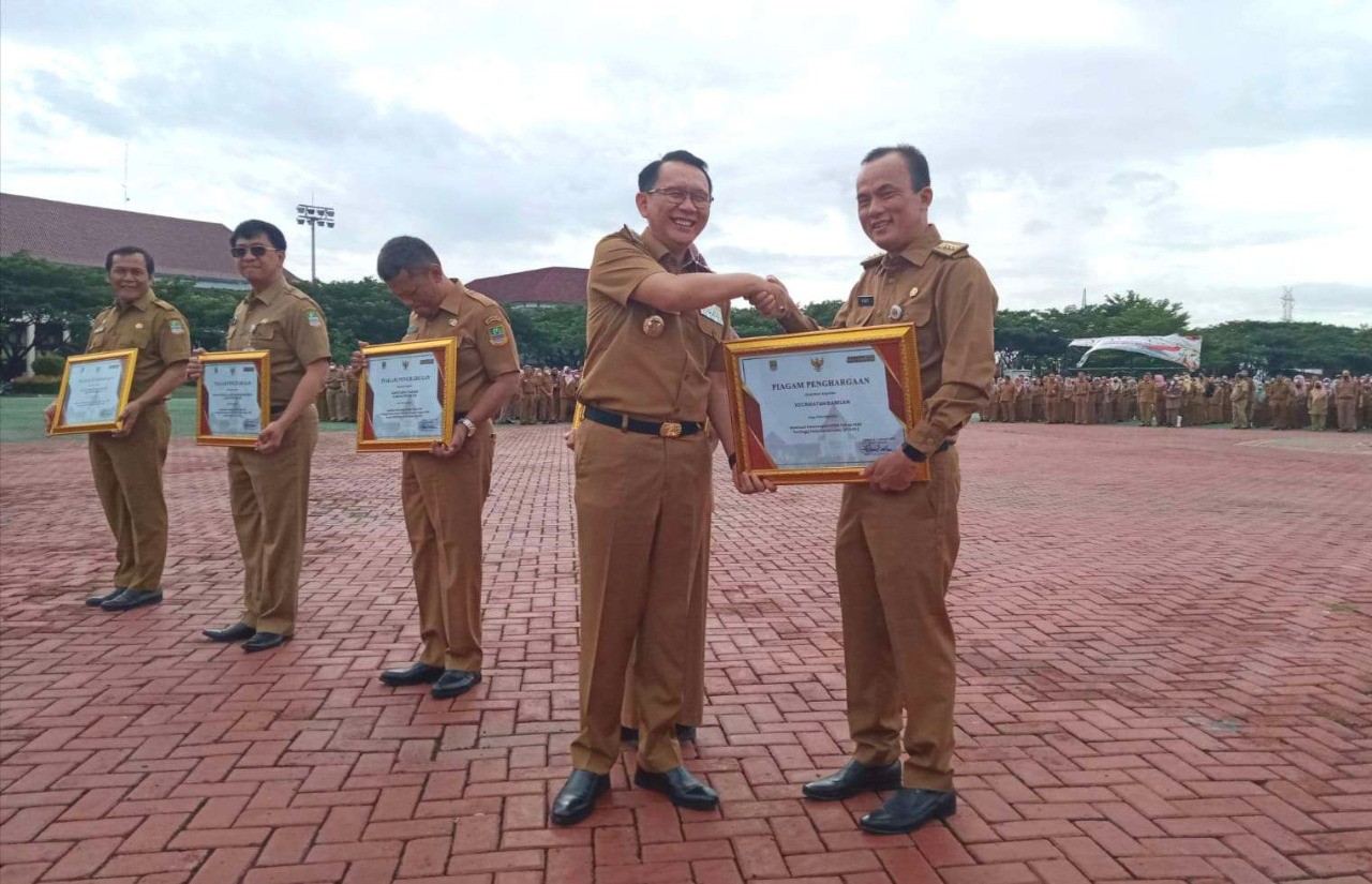 Penyerapan Anggaran Tertinggi, Camat Babelan Raih Penghargaan