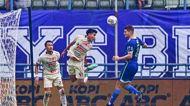 Persib Bandung Taklukkan Persija dengan Skor Tipis 1-0