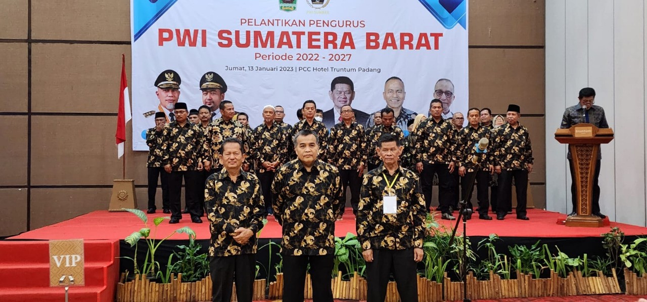 Lantik Ketua PWI Sumbar, Ini Pesan Atal S Depari 