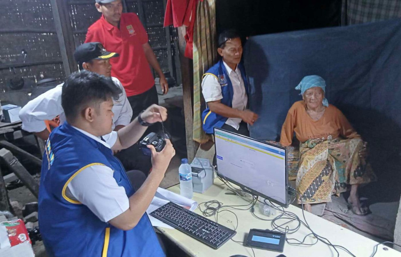 Program Simpro, Dukcapil Jemput Bola Rekam e-KTP untuk Lansia dan ODGJ