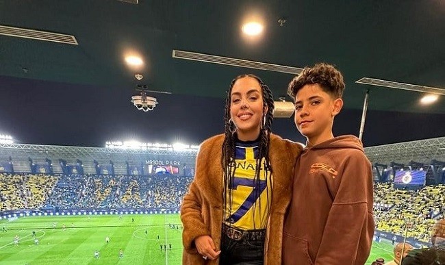 Georgina Rodriguez Menarik Perhatian pada Laga debut Ronaldo di Arab Saudi